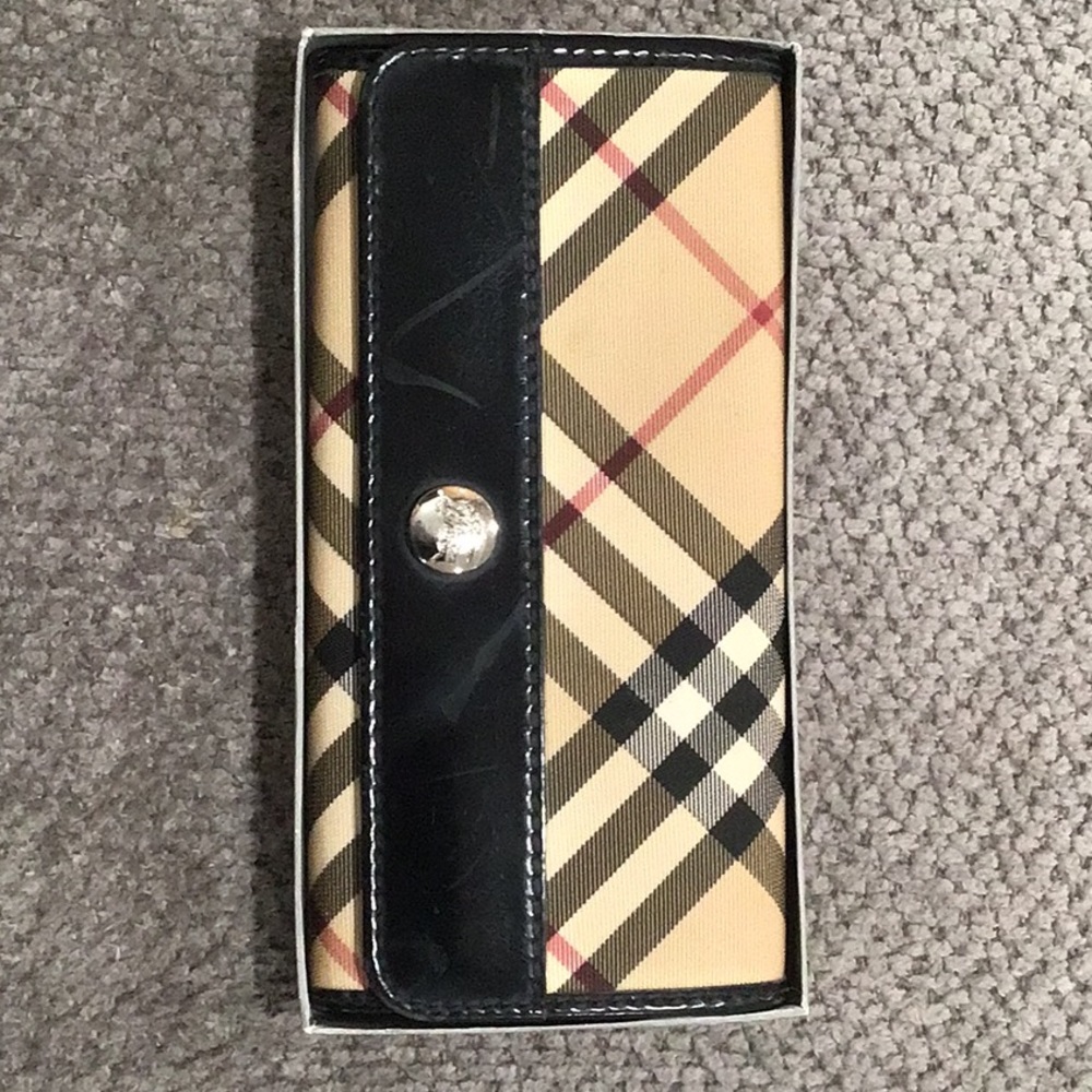 Burberry  Long Wallet